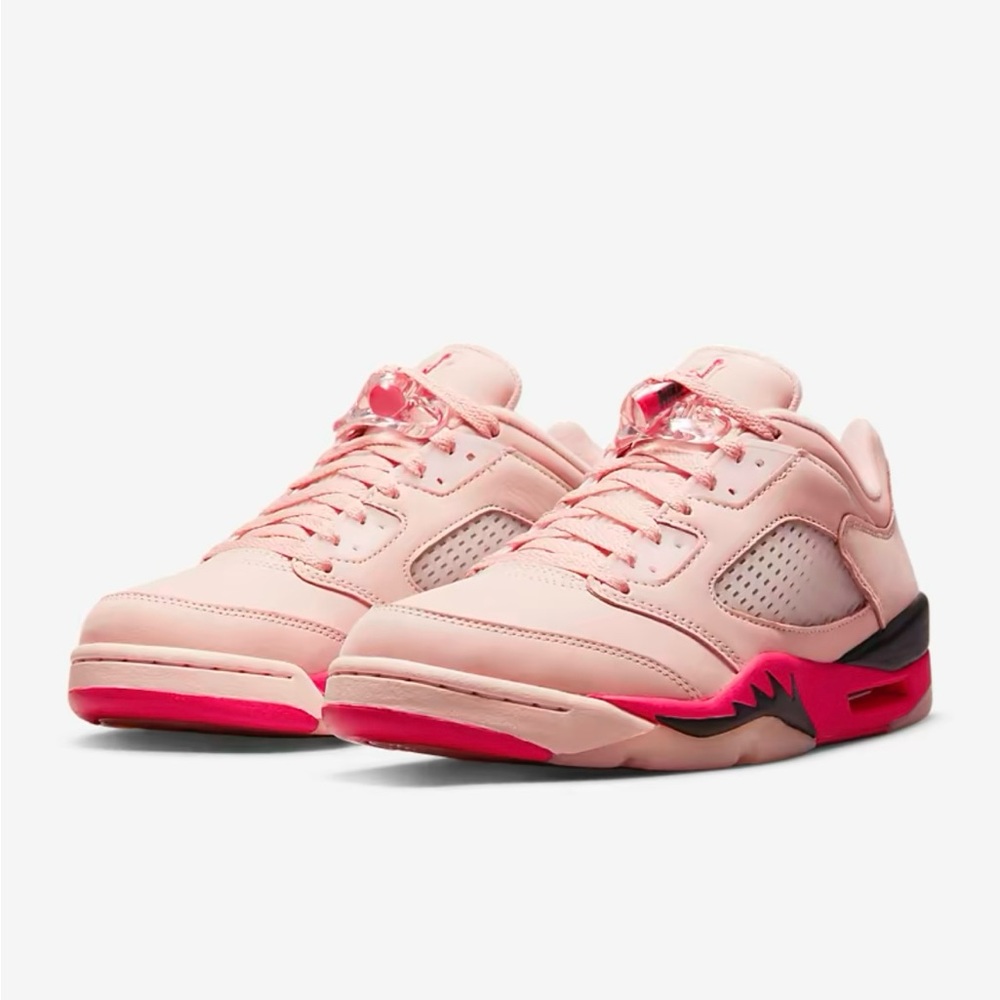 BRAND NEW women’s Air Jordan, 5 retro low size 9 pink
